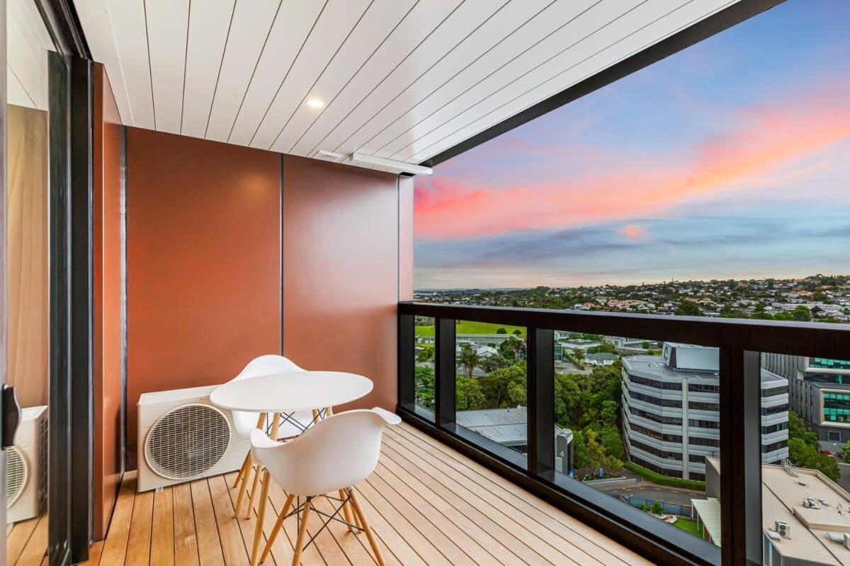 Stunning Ellerslie Apartment + Private Balcony Auckland Exteriér fotografie